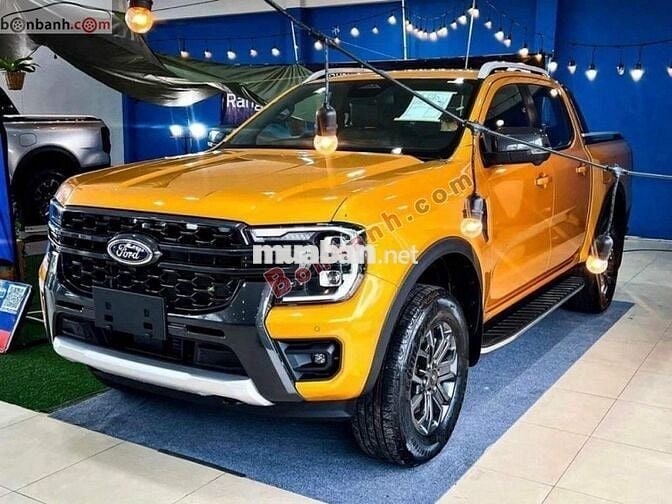 Ford Ranger 2025 Wildtrak 2.0L 4x4 AT màu cam