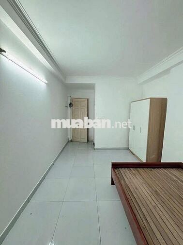 Phòng khép kín đủ đồ Ngõ 1008 Láng va 13 Yên Hoà