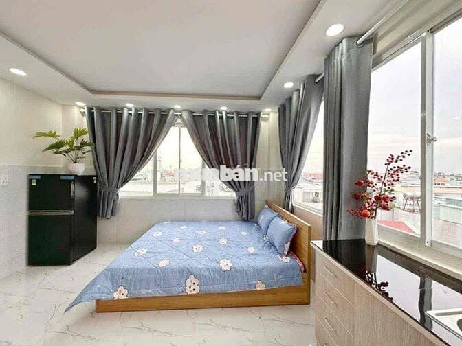 em có việc cần về quê nên muốn pass lại phòng