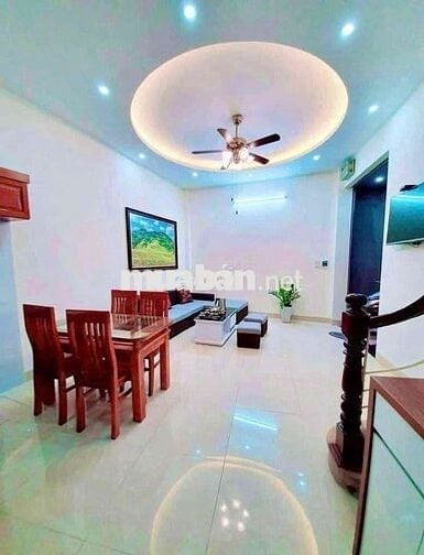 Cho thuê nhà Vũ Tông Phan 35m, 4 tầng, 3 ngủ,  giá 11,5 triệu