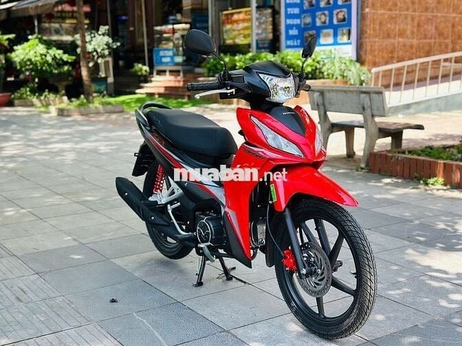 HONDA WAVE RSX FI ĐỎ ĐEN VÀNH ĐÚC XE MỚI TINH 2024