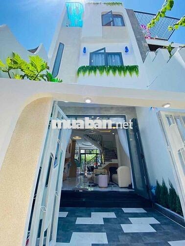 CHỦ BÁN GẤP NHÀ 3 LẦU 1TỶ850 NGAY CHỢ TÂN HIỆP , TÂN UYÊN