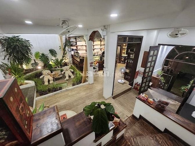 Sang nhượng quán Cafe 600m2 gần Vạn Hạnh Mall và đại học HUFLIT