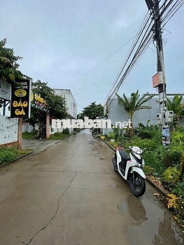 Bán nền rộng gần 150m2 thổ cư 100% giá chưa tới 2,5 tỷ