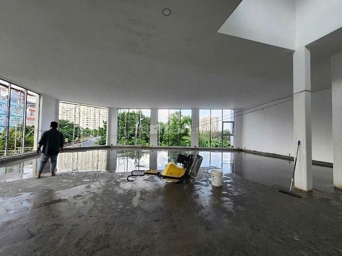 Cho thuê mặt bằng góc 2 mặt tiền P. An Khánh, Quận 2 mới 100% 
