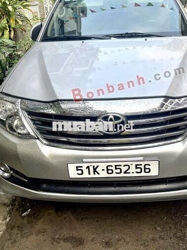 Toyota Fortuner 2.7V 4x2 AT 2015 Màu bạc