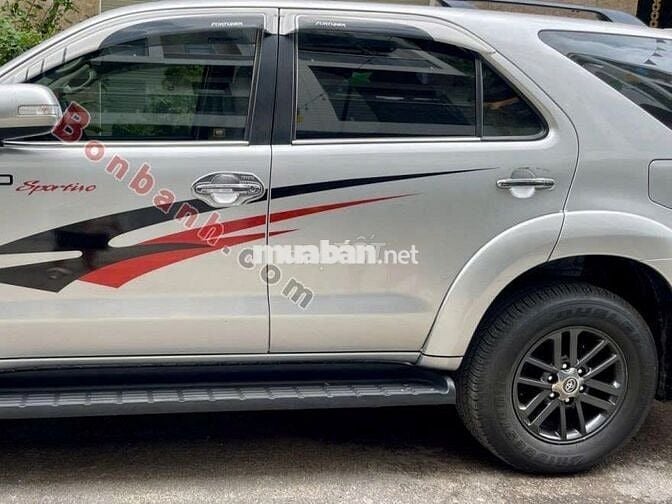 Toyota Fortuner 2015 phiên bản 2.7V 4x2 AT bền bỉ