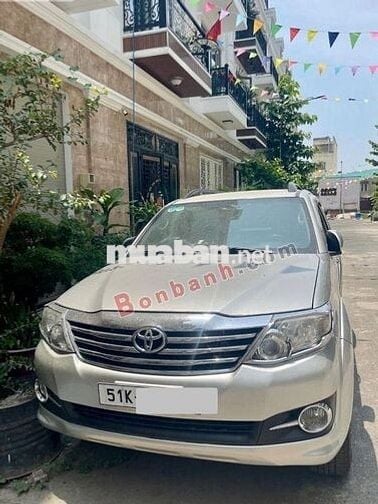 Toyota Fortuner 2.7V 4x2 AT 2015 - 468 Triệu