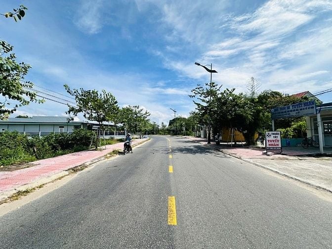 Cần Bán Gấp Mặt Tiền Nguyễn Du LaGi 11,5x32(470m2) Giá Cực Rẻ Gần Biển
