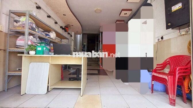 Cho thuê mặt bằng giá rẻ đường lớn ở Quận 7