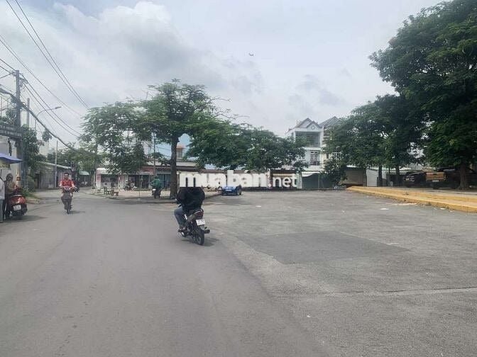Bán nhà Linh Xuân 610m² full thổ cư, hxh thông kế ĐH Quốc Gia Thủ Đức