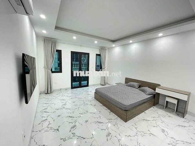 CHO THUÊ CCMN 1N1K PHỐ NGUYỄN NGỌC VŨ. 50m2. BAN CÔNG. THANG MÁY