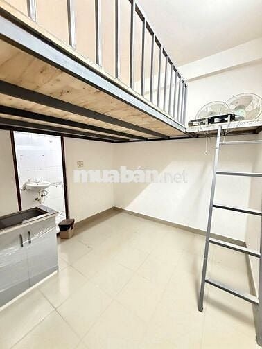 NGAY ETOWN ĐI BỘ CHỈ 2P  ĐỂ ĐI LÀM  DUPLEX CÓ MÁY LẠNH