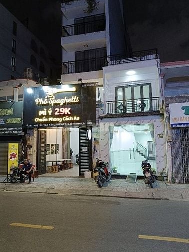  220 Nguyễn Văn Đậu P11, Q bình thạnh. DT sàn trên 100m2, 2 Lâù  ST