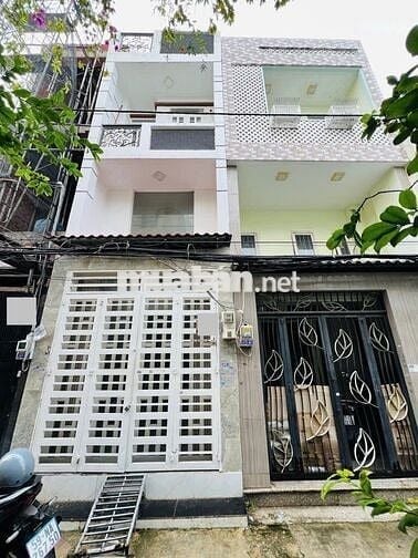 Bán nhà 3 tầng hẻm xe hơi Chiến Lược- Bình Tân, 30m2-3PN, chỉ hơn 3 tỷ
