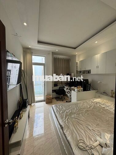 CHO THUÊ NHÀ Ở NGUYÊN CĂN QUẬN 4+119M2+4 PN + 3 WC + 64B Đg 6, P4, Q4