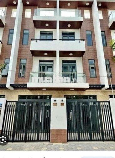 cho thuê nhà đẹp y hình 4 x 20 có 5pn 5wc sân thượng