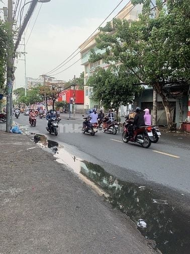 Bán gấp nhà Mặt Tiền Âu Cơ - Giá tốt chỉ bằng hẻm xe hơi. DT đất 100m