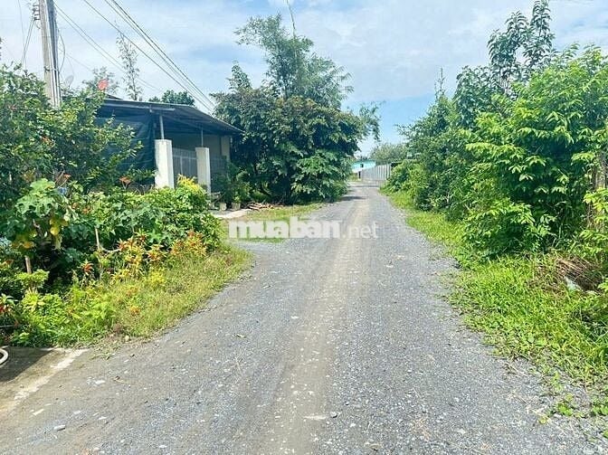 36x40 có 400m2 thổ cư. Gần KCN. Dân đông. 2,18 tỷ