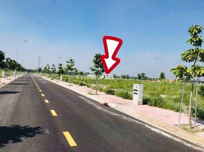 100m2 sổ sẵn bán nhanh ngay quốc lộ 13 Bàu Bàng 