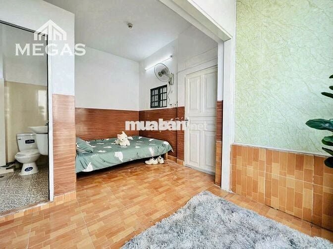 Phòng trọ 30m2 đường Tân Hương, Q.Tân Phú