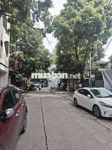 SIÊU HIẾM – CCMN DÒNG TIỀN 100 triêu, _9 tầng thang máy – 100m2,