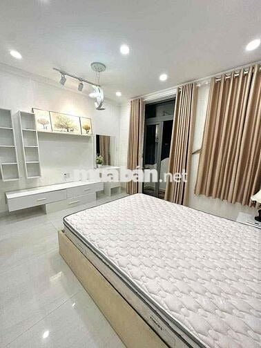 PHÒNG STUDIO FULL NỘI THẤT BAN CÔNG GẦN CHỢ VÀ CÁC TRƯỜNG ĐH