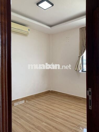 Cho thuê phòng trọ có ban công, máy lạnh gần kcx quận 7
