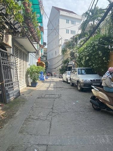 BÁN NHÀ GIÁP QUẬN 1-NGAY THẢO CẦM VIÊN- BỜ KÈ HOÀNG SA