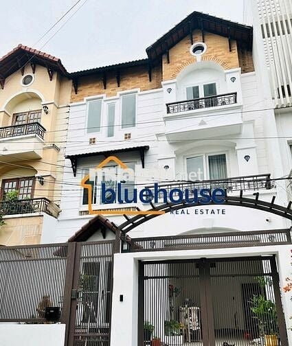 NHÀ ĐƯỜNG NGUYỄN TRỌNG TUYỂN DIỆN TÍCH: 9X20M TRỆT 2 LẦU CHO THUÊ