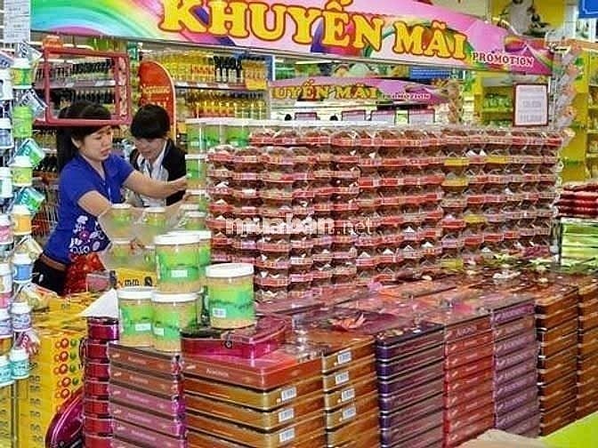 Bên mình cần 2 người tạp vụ làm giờ hành chính 