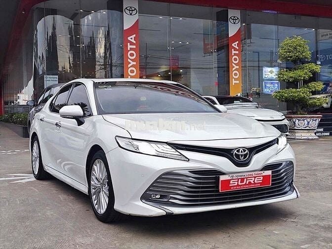 Toyota Camry 2020 2.5Q - Còn giảm thêm