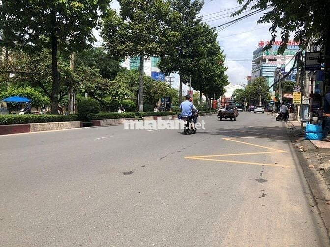 Bán nhà MẶT TIỀN KINH DOANH trung tâm P Tân Hiệp 233m2 giá chỉ 6tỷ990.