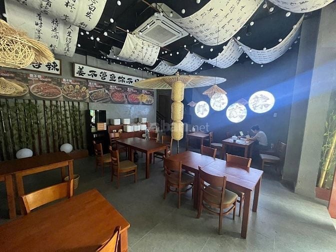 Cho thuê nhà mặt tiền Trường Sơn, P.15, Q.10 giá 45tr 