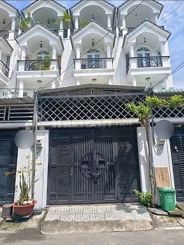 NHÀ ( HÀ HUY GIÁP ) 4 x 19m2.  1Tr. 4 Lầu. SHR. Giá: 5.850tr