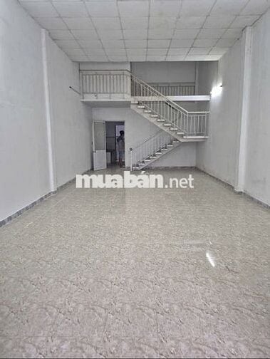 Cho Thuê Nhà Kho DT 5 x 20m Gác lửng 140M2sd. Giá 12 triệu