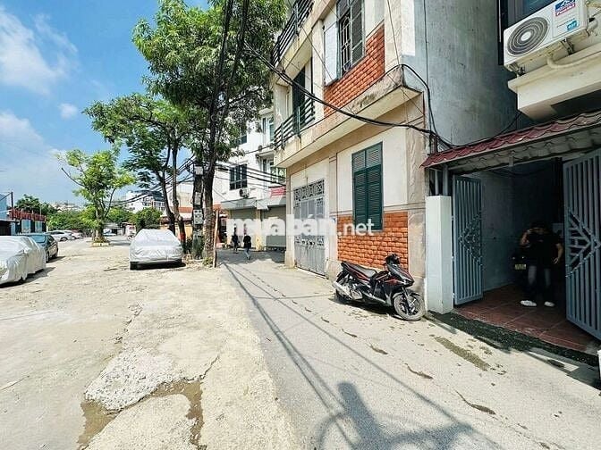 TRỊNH VĂN BÔ - OTO ĐỖ CỔNG - BÃI OTO NGAY CẠNH NHÀ - CẠNH TRƯỜNG FPT