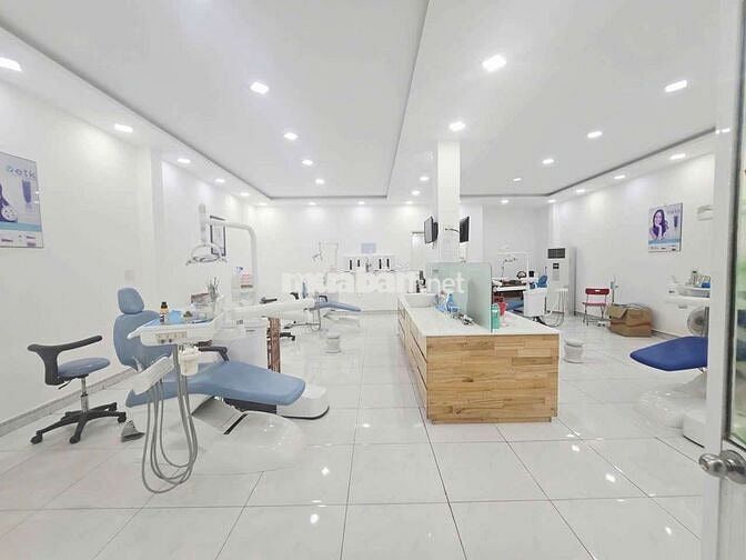 Cho thuê nguyên căn mặt tiền Hải Châu sầm uất