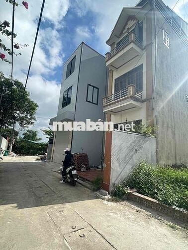 🔥XÁT BÌA LÀNG – NHÀ 3 TẦNG 1 TUM, NỞ HẬU – Ô TÔ 7 CHỖ VÀO NHÀ – TIỆN Í