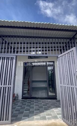 Chủ nhà bể nợ cần bán gấp nhà 1 trệt 1 lầu giá 255 trieu6