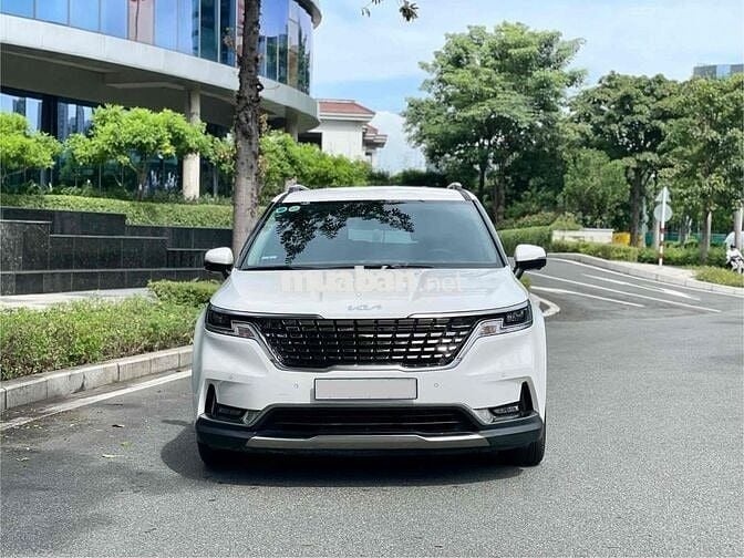 Kia Carnival 2024 Trắng máy Dầu Premium 7 ghế