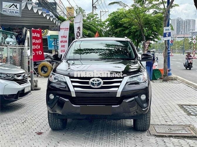 Toyota Fortuner 2019 máy Dầu Số Sàn lướt 2 vạn Km