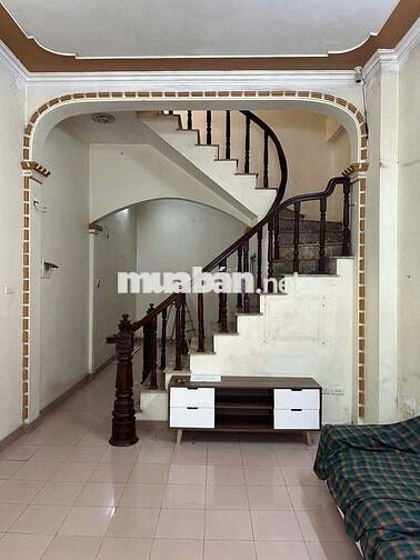 CHO THUÊ NHÀ THOÁNG MÁT THẠCH BÀN, LONG BIÊN - 40m2,   ÔTÔ ĐỖ CỬA