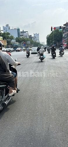 chính chủ bán nhà trục chính đường Lạc Hồng trước cổng trường cấp 2 