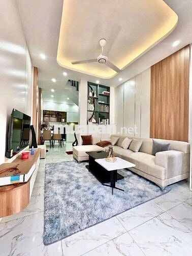Cực rẻ.Nhà 4Tầng tại TT CHÚC SƠN,300M ra chợ,UB Phường,QL6 giá 3,52 tỷ