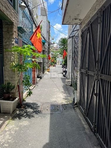 - HÀNG HIẾM- Nhà bán đường Cộng Hoà 3,5x9,5m chỉ 4,250 tỷ