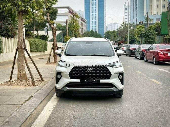 Veloz Cross 1.5TOP 2023 màu trắng zin
