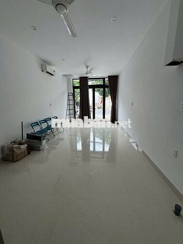 MẶT BẰNG GẦN BIỂN, MẶT TIỀN PHAN TỨ
