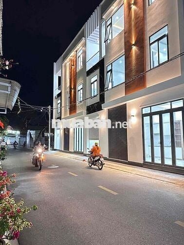 Nhà Mặt Tiền 235 Đồng Văn Cống thổ cư hoàn công