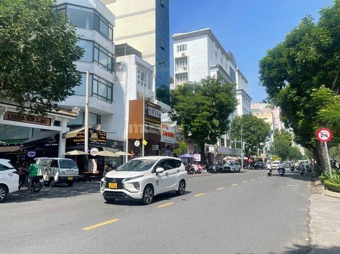 Bán gấp nhà Góc 2 MT Trần Hưng Đạo DT 8,5 x 22m giá bán 65 tỷ TL